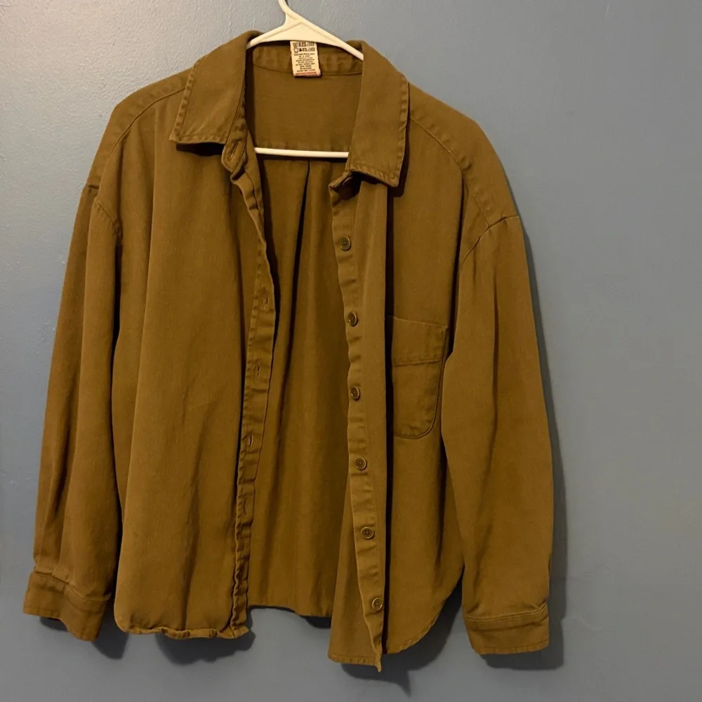 Lucy & Yak Oversized Olive Button-Up Shirt - Picture 3 of 3